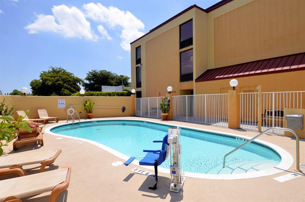 Comfort Inn & Suites Lantana - West Palm Beach South Extérieur photo